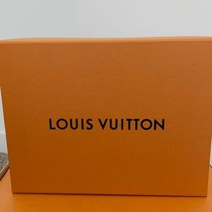 Louis Vuitton-empty purse box w/ ribbon